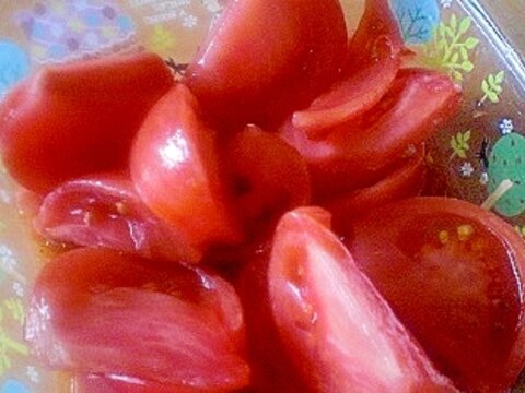「ニンニク風味！トマトの簡単サラダ」　　　♪♪